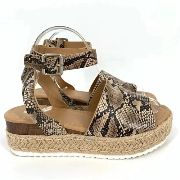 Soda women sandals 8.5 tan gray snakeskin print flatflorm Espadrilles chunky - Picture 1 of 11